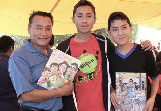 Entrega de material en Puebla en Lengua Náhuatl 5